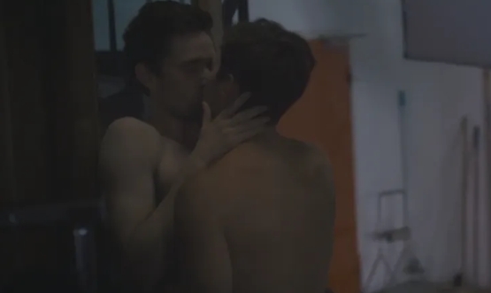 《首秀》帅哥为了当模特上位，不断打破底线 - 51虹马