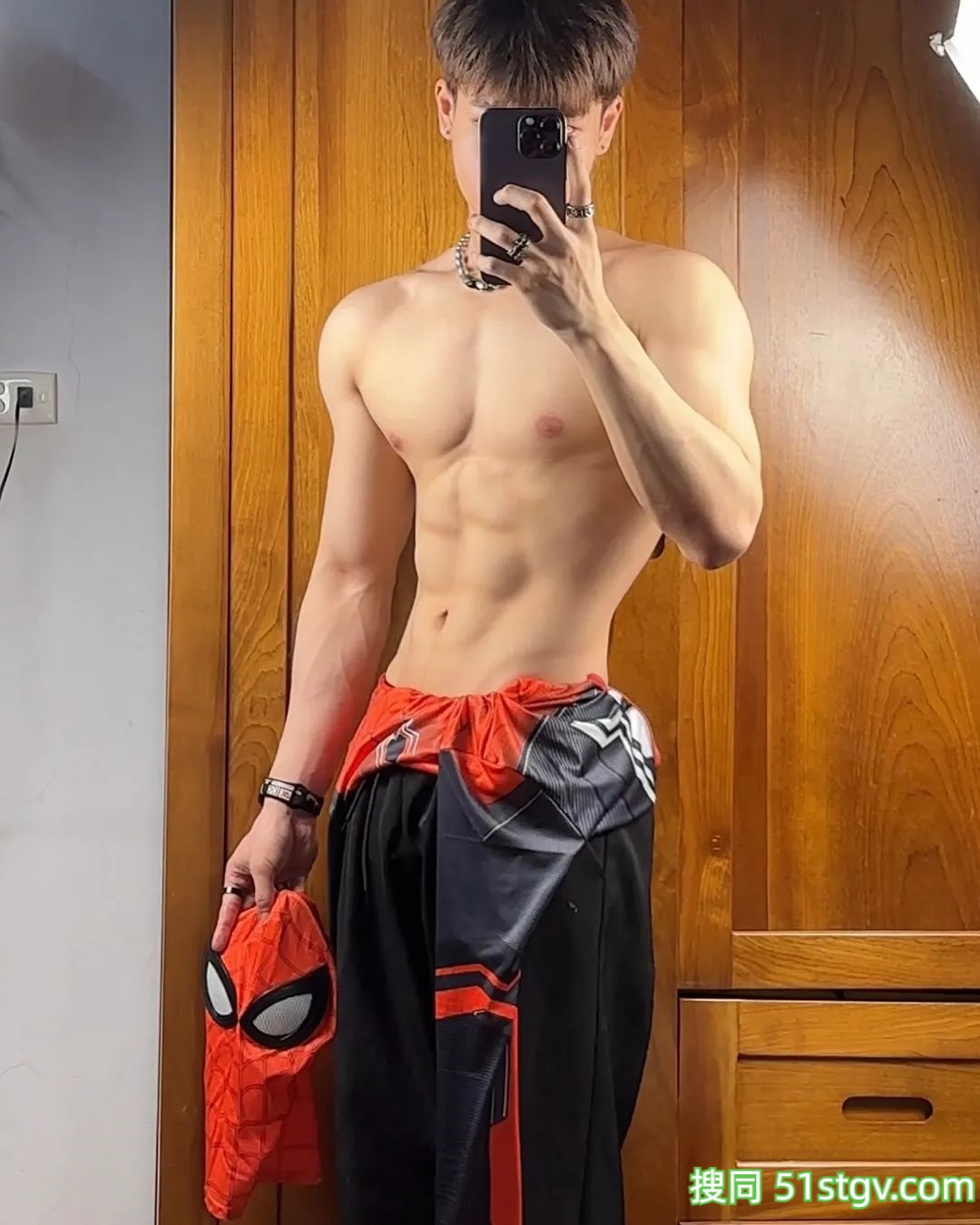 腹肌小哥哥，蜘蛛侠 - 51虹马