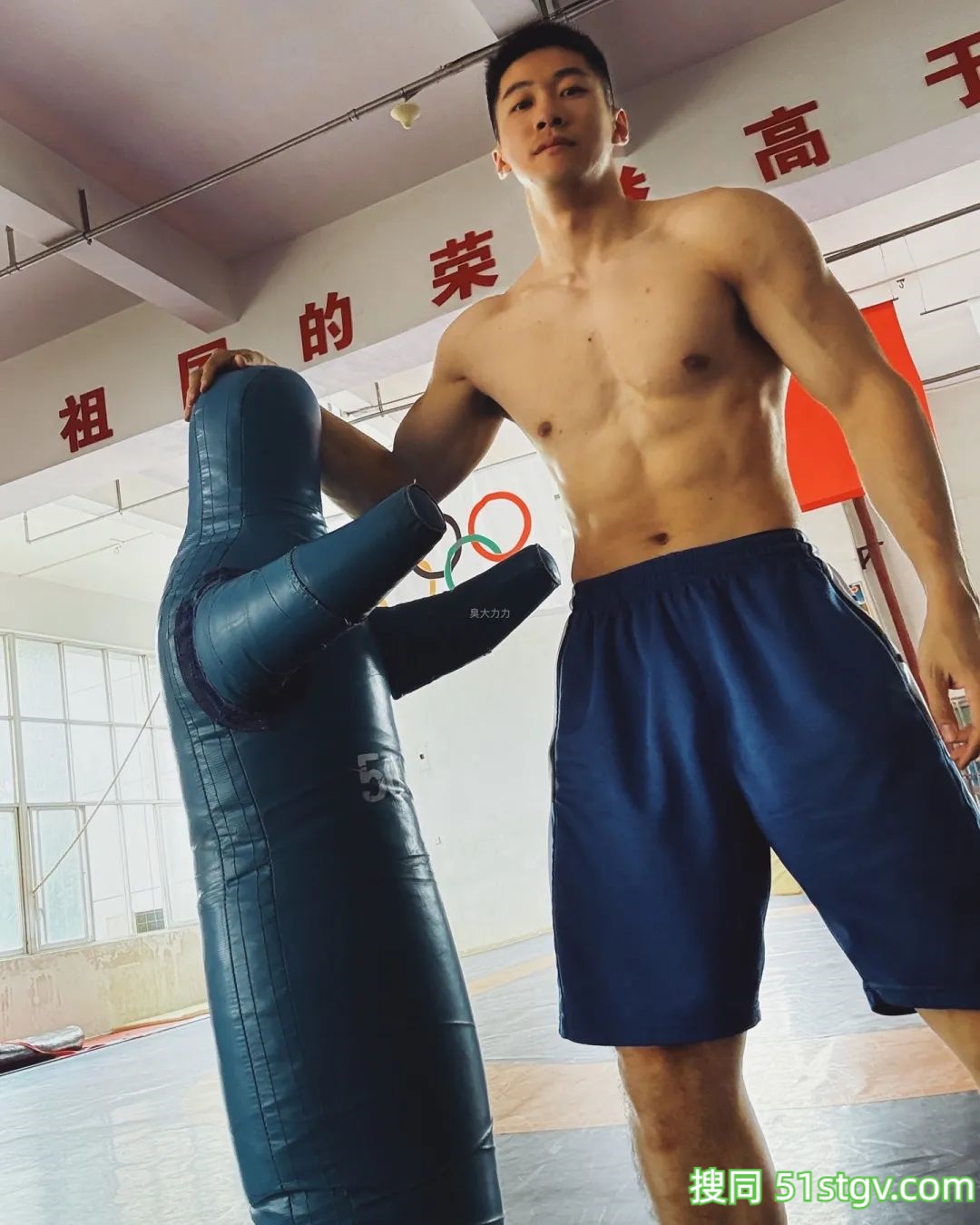 黑皮体育生，臭大力力 - 51虹马