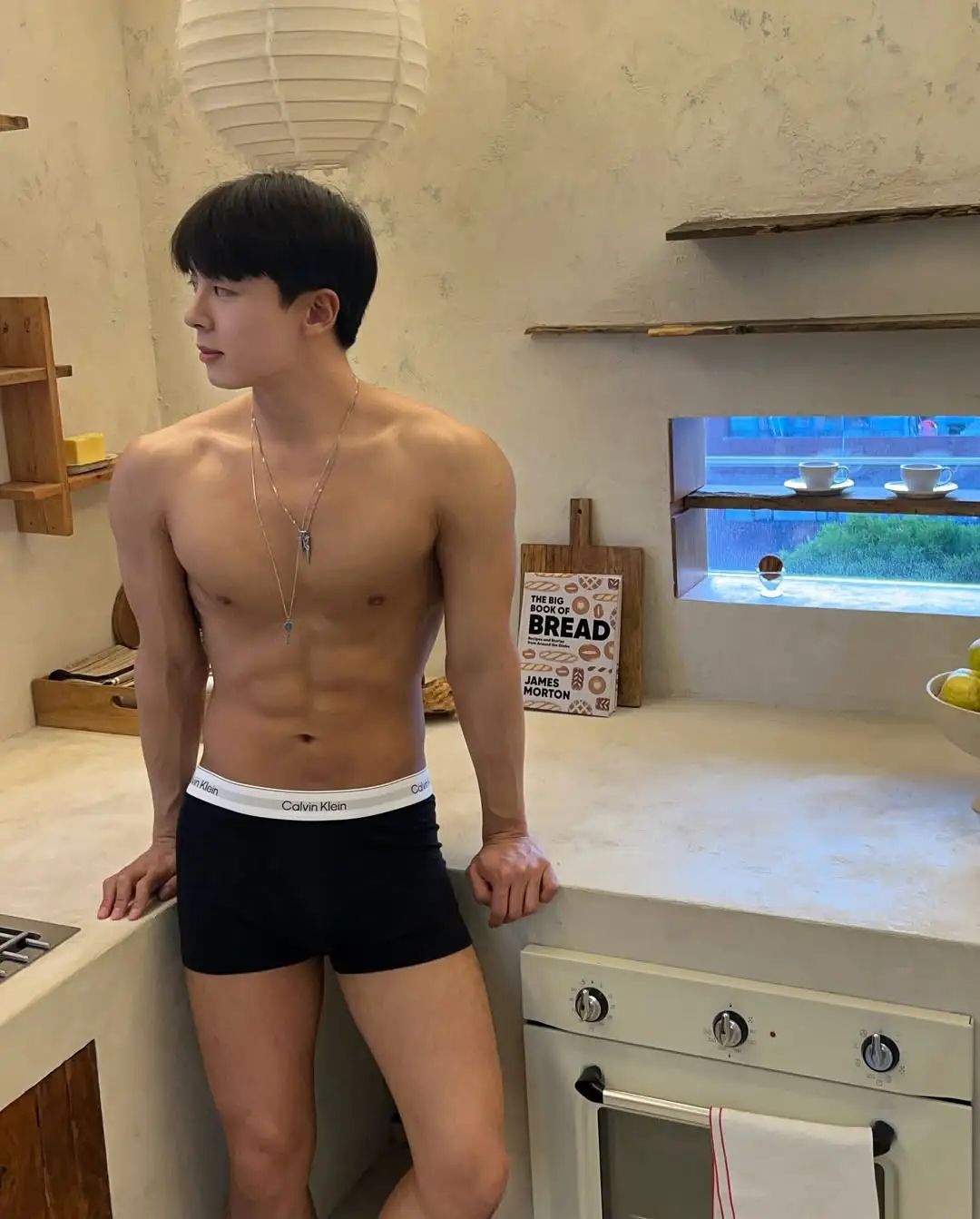 不是很帅，但身材很好的小哥哥 - 51虹马