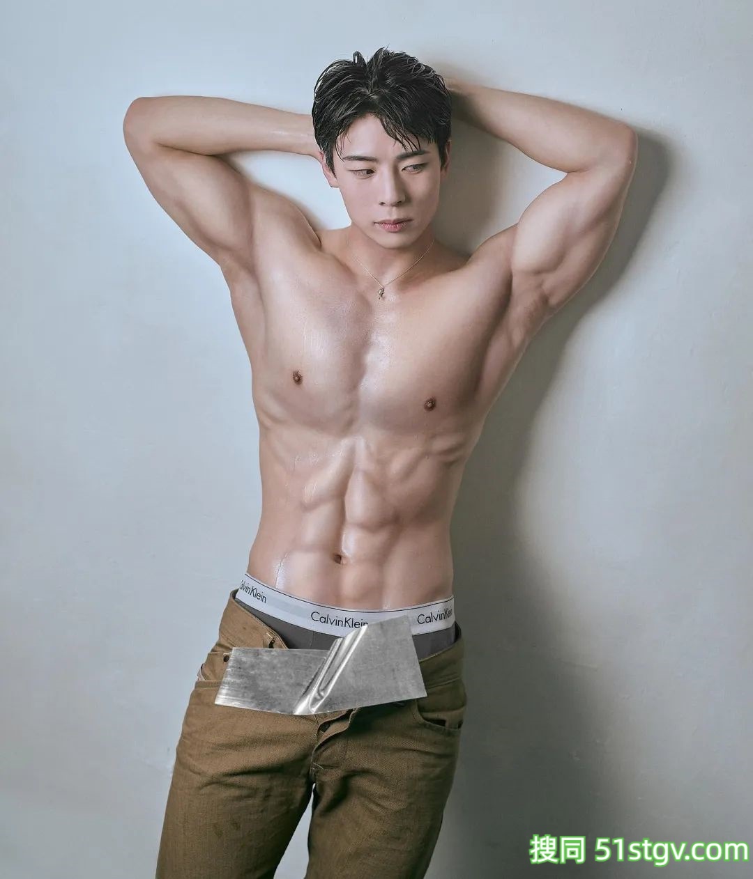 男模三选一，肌肉线条太帅啦，简直要爆了 - 51虹马