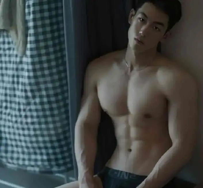 27岁巴黎海归男模,痞帅太平洋肩膀公狗腰,这大胸肌在温泉里泡着太撩人了 - 51虹马 27岁巴黎海归男模,痞帅太平洋肩膀公狗腰,这大胸肌在温泉里泡着太撩人了 - 51虹马