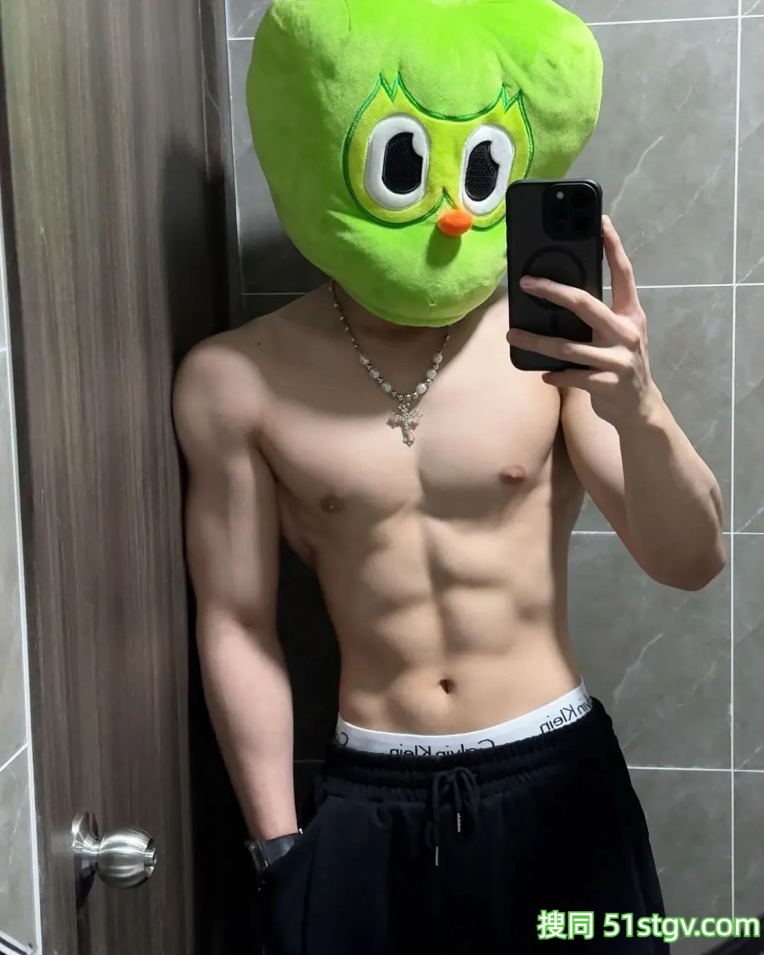 腹肌帅哥,cos猫头鹰公仔-51虹马