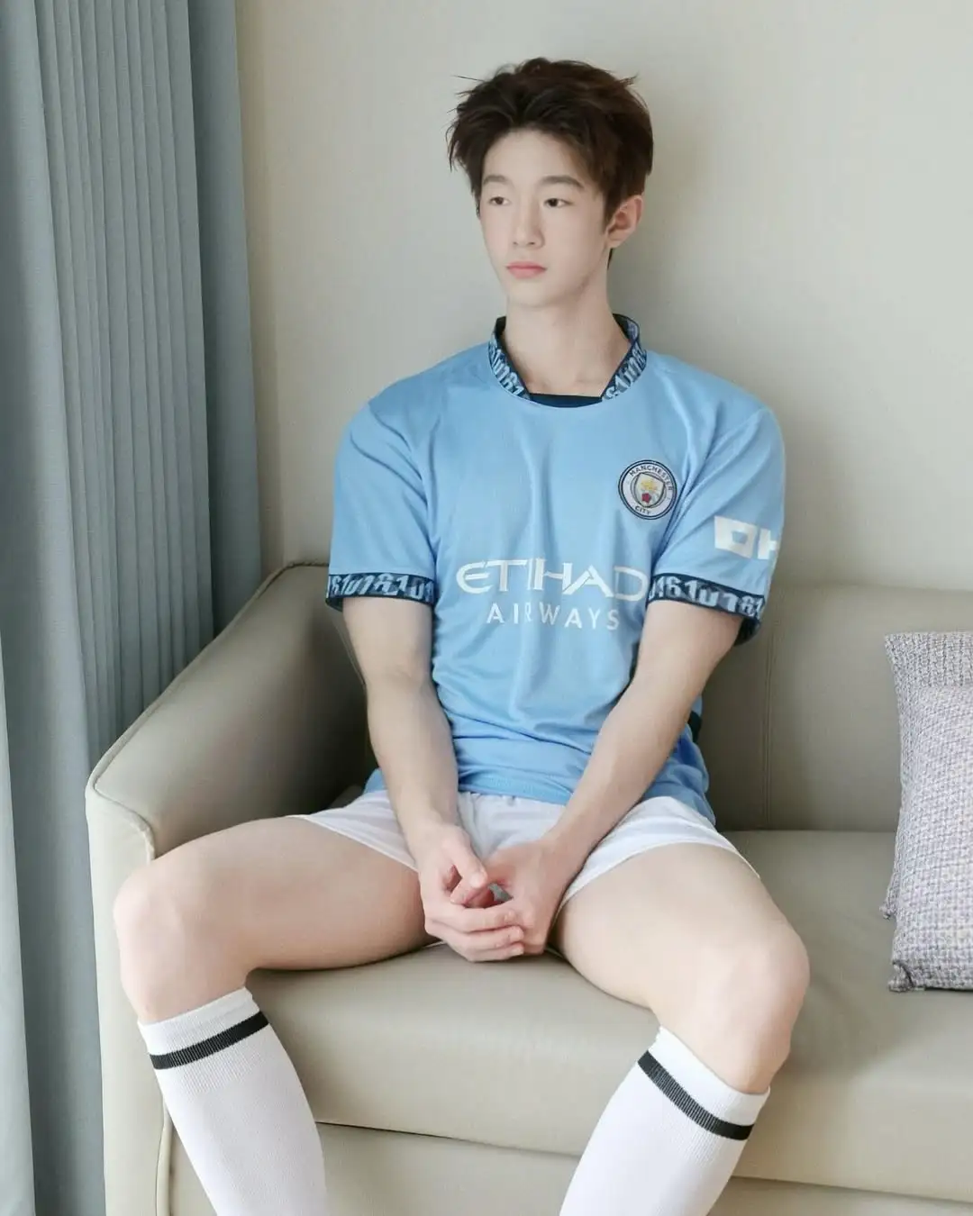 不是很帅，但是真的白嫩 - 51虹马