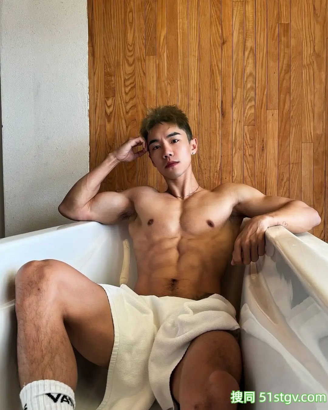 筋肉男，力量感爆棚 - 51虹马