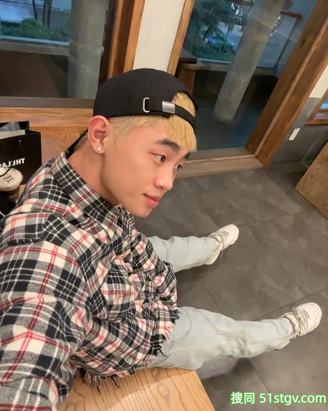 帅帅的男生，看着就好爽 - 51虹马