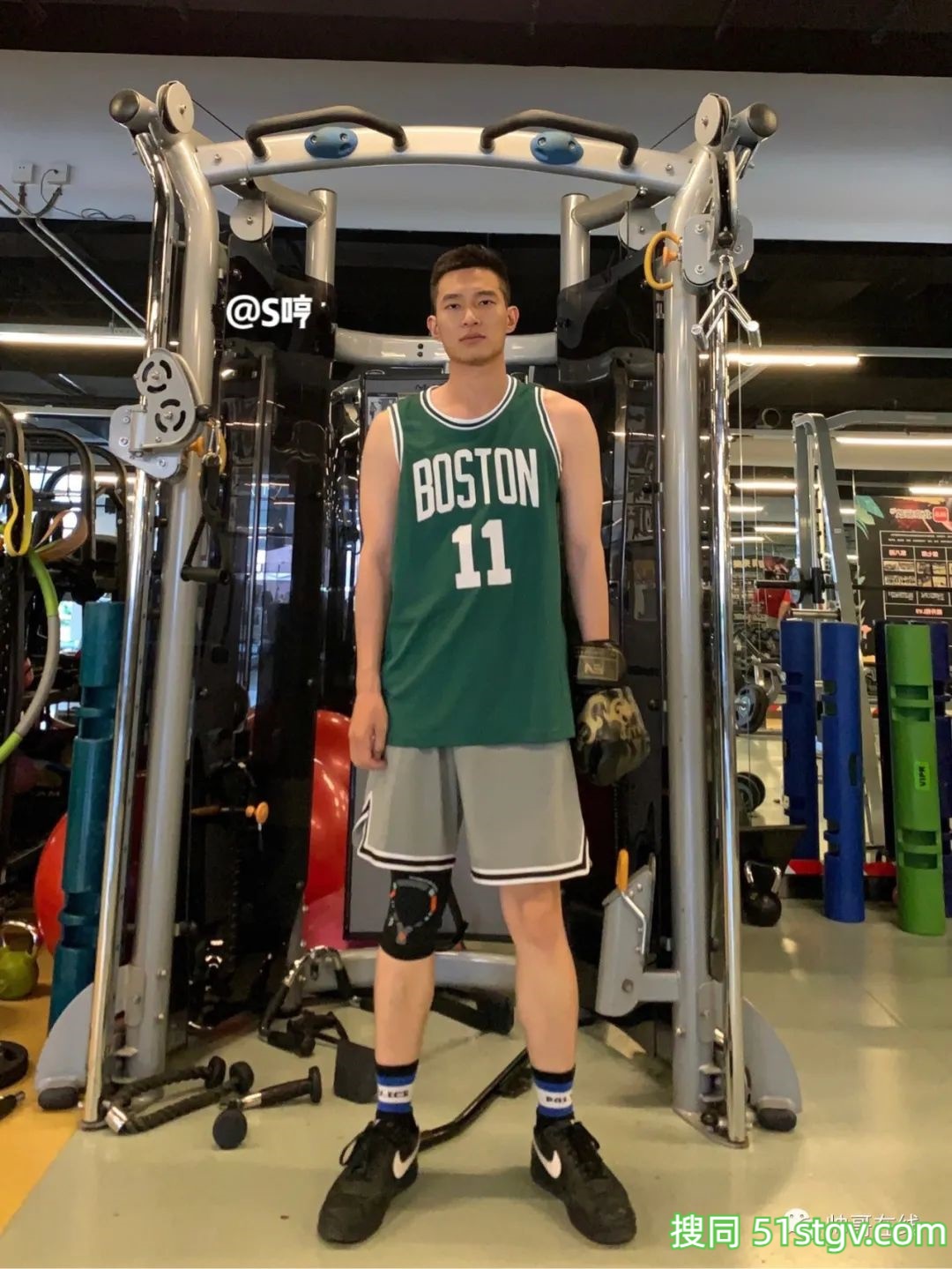 186CM北体篮球体育生大长腿穿的真好看! - 51虹马 186CM北体篮球体育生大长腿穿的真好看! - 51虹马
