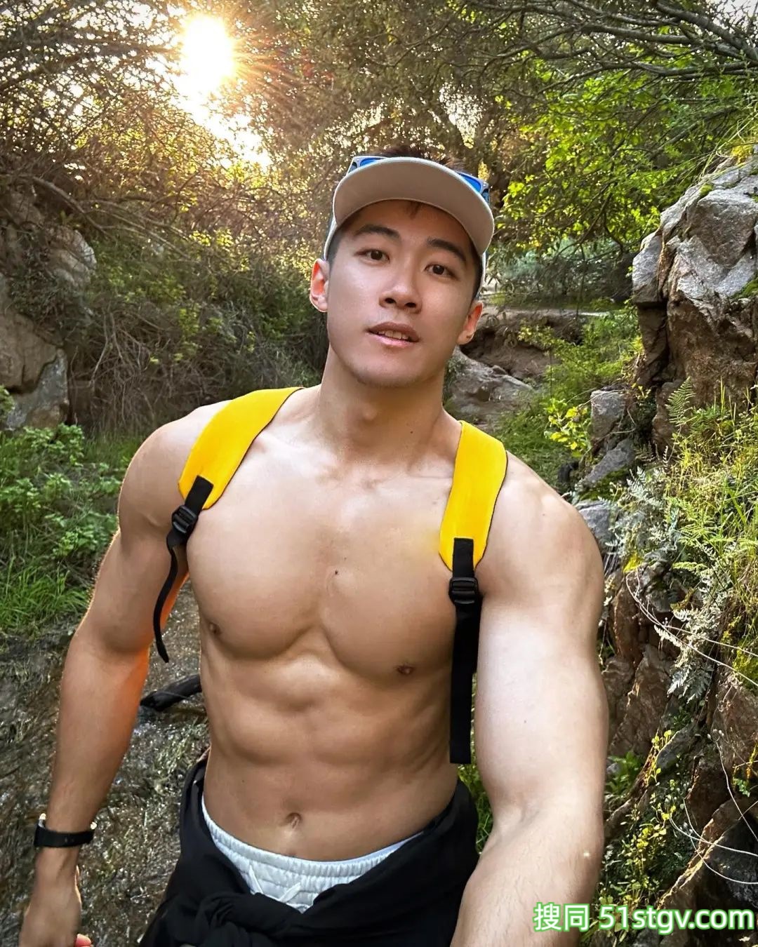 黑皮体育生，臭大力力 - 51虹马