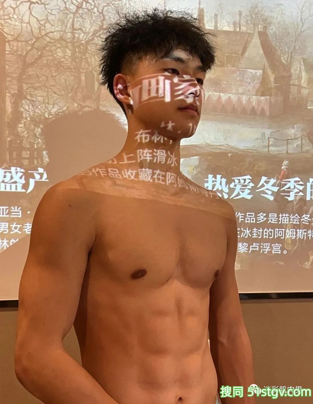 体育生上课展示自己腹肌满满荷尔蒙 - 51虹马 体育生上课展示自己腹肌满满荷尔蒙 - 51虹马