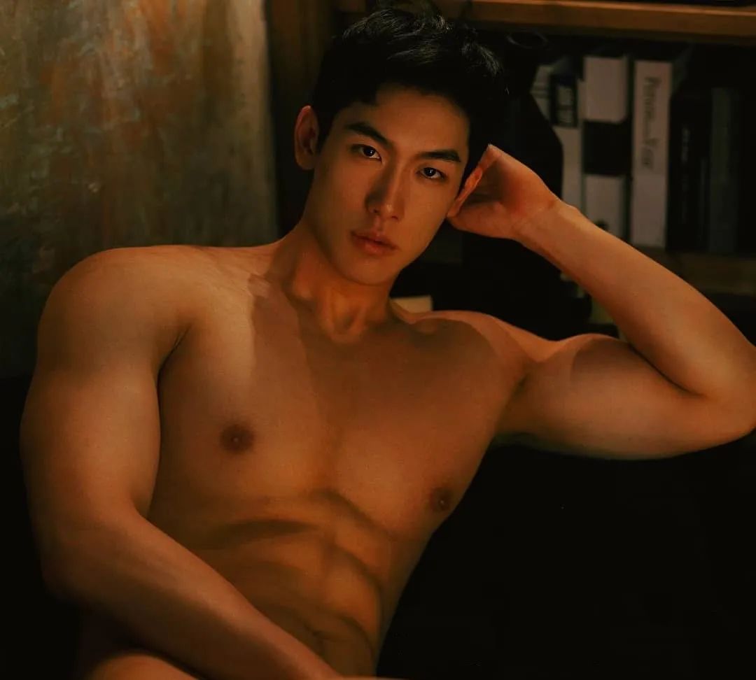 27岁巴黎海归男模,痞帅太平洋肩膀公狗腰,这大胸肌在温泉里泡着太撩人了 - 51虹马 27岁巴黎海归男模,痞帅太平洋肩膀公狗腰,这大胸肌在温泉里泡着太撩人了 - 51虹马