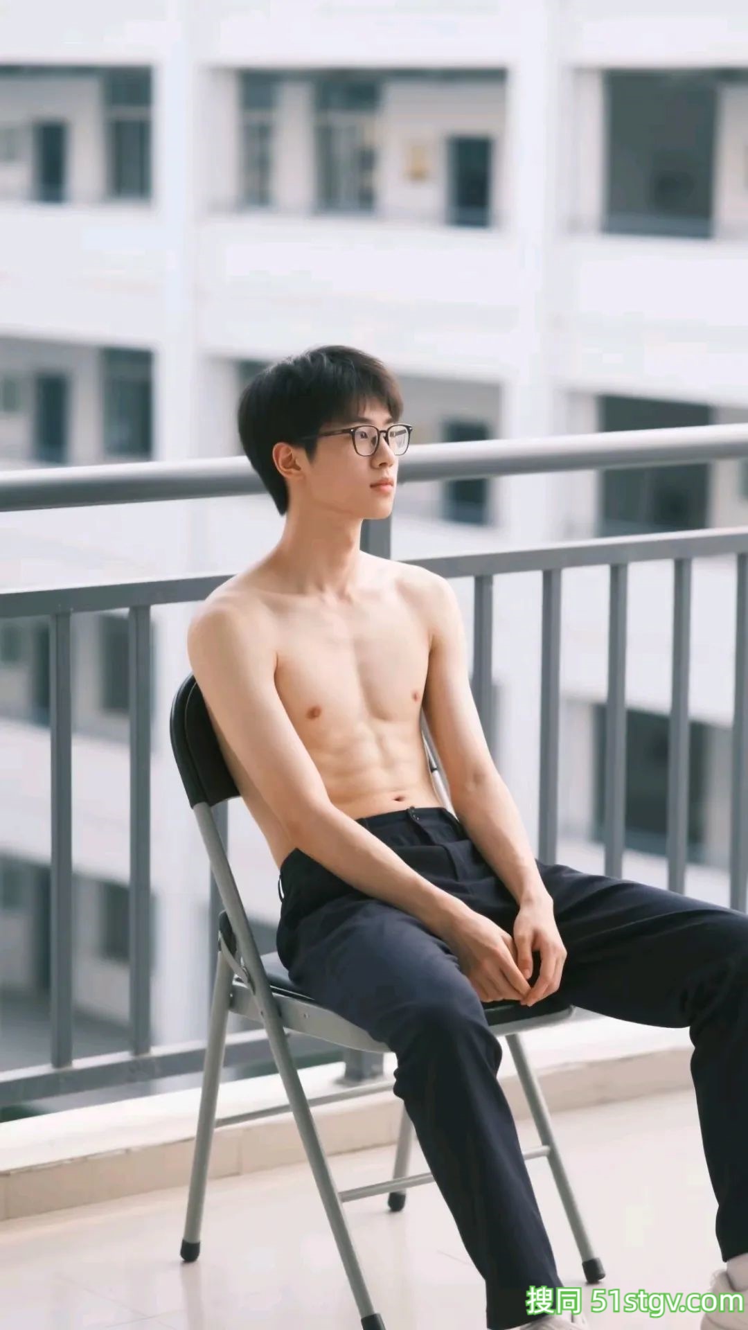 青涩的校草，长得帅还是大学霸 - 51虹马