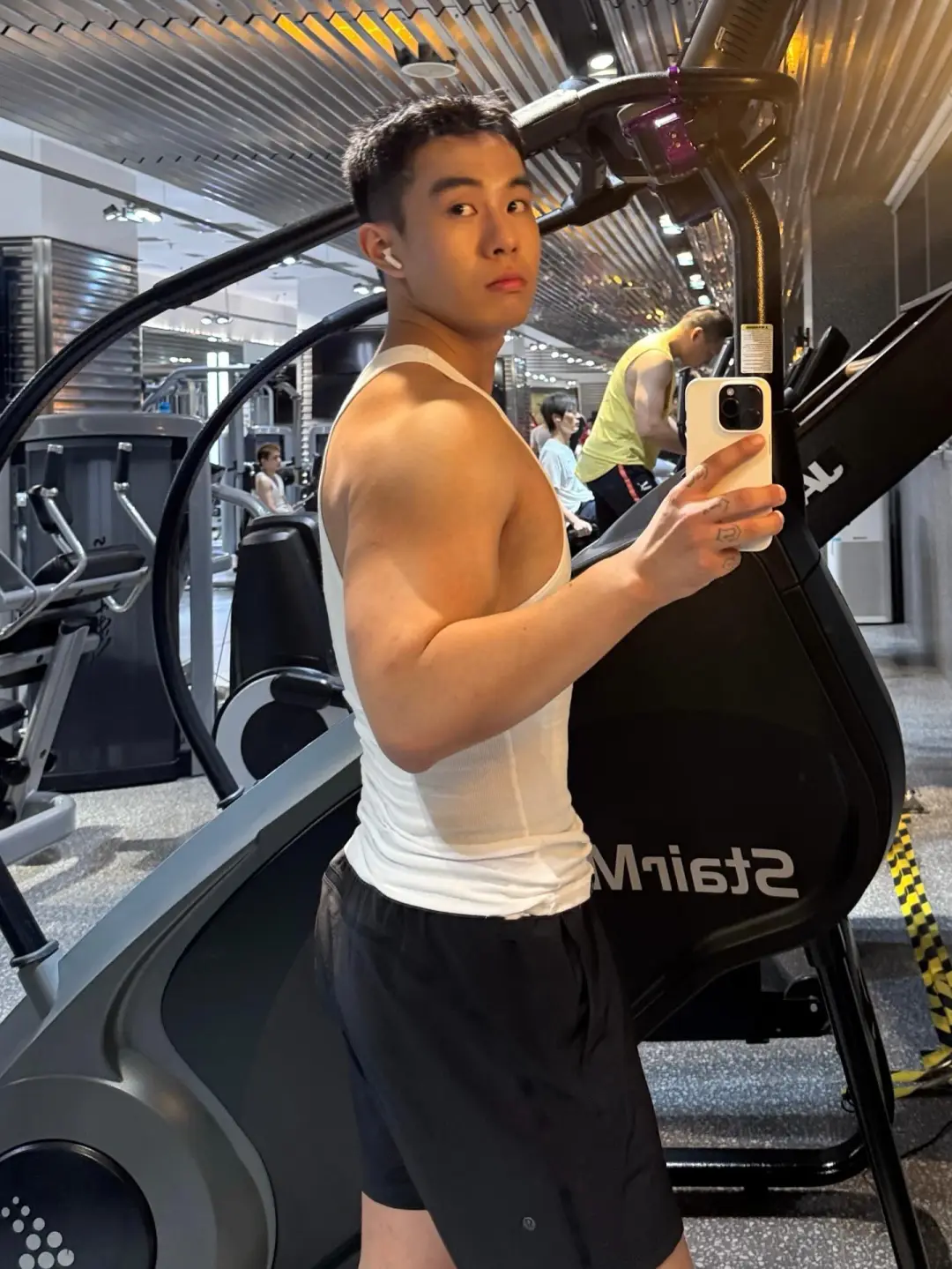 脂包肌帅哥，很有感觉 - 51虹马