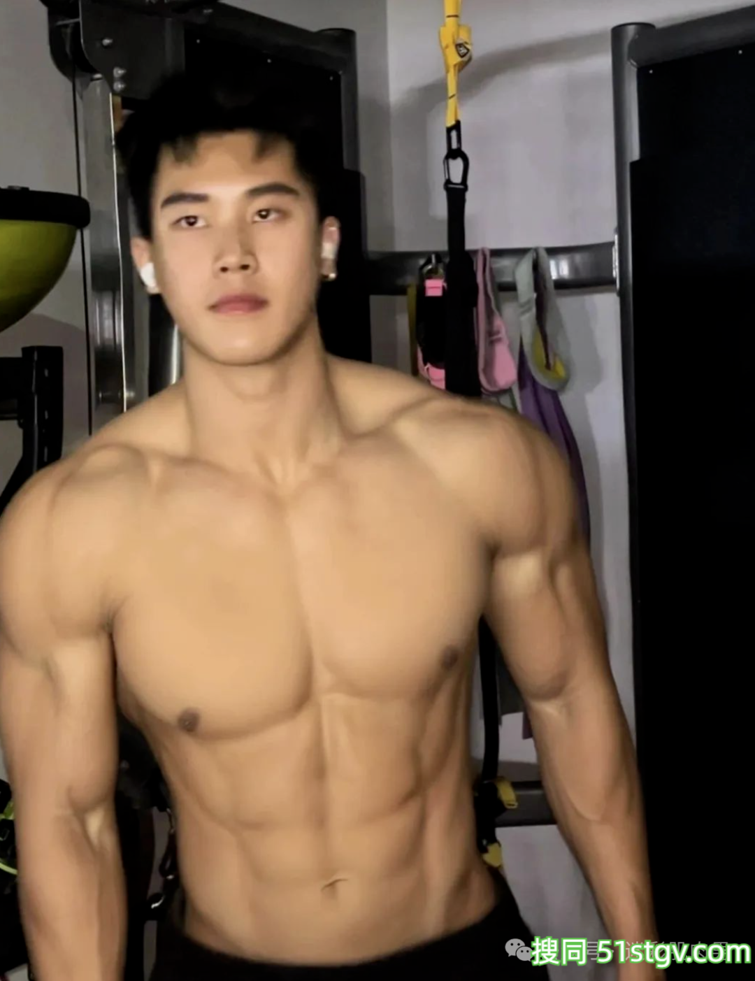 185CM黑皮男，05年的他长的太棒! - 51虹马