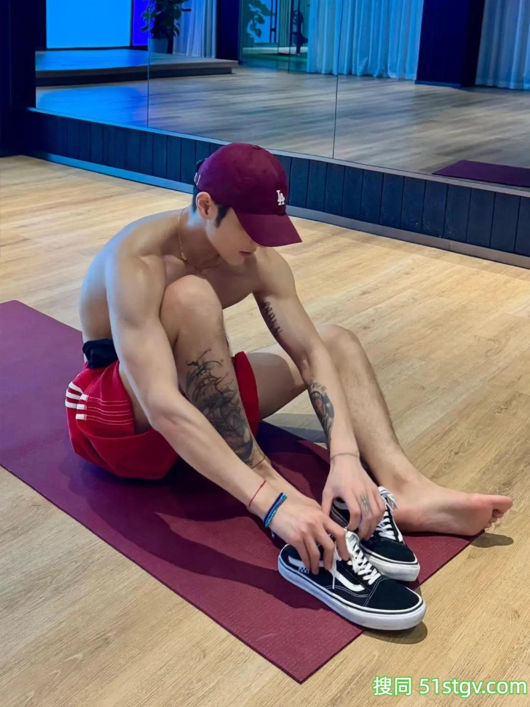 大长腿公狗腰，这身材嘎嘎猛 - 51虹马