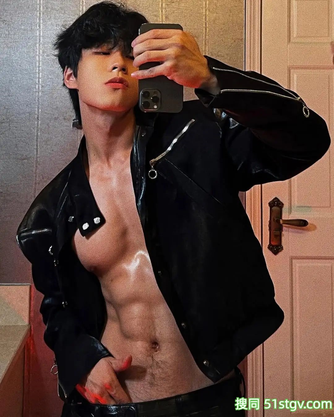 可狼可奶的腹肌哥哥可以嘛 - 51虹马