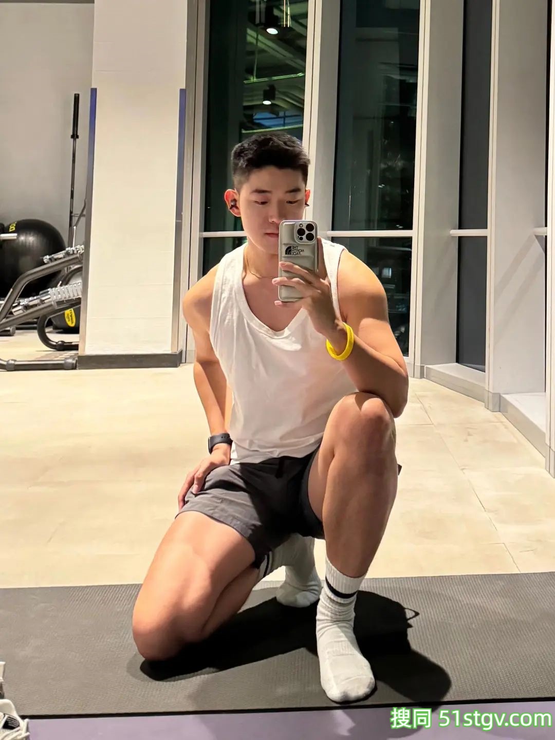 耐看的小哥哥，身材好 - 51虹马