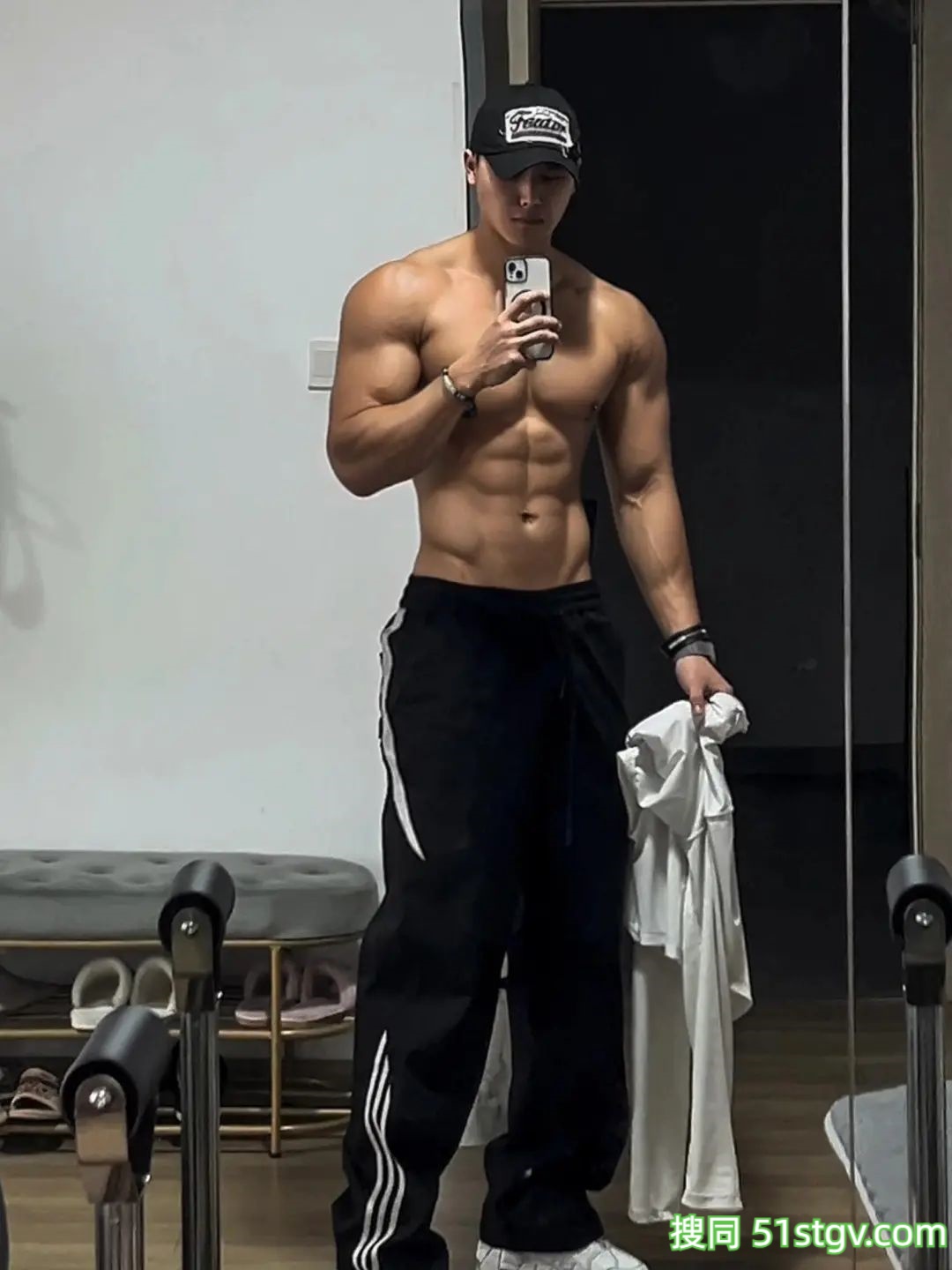 黑皮体育生，力量感爆棚 - 51虹马