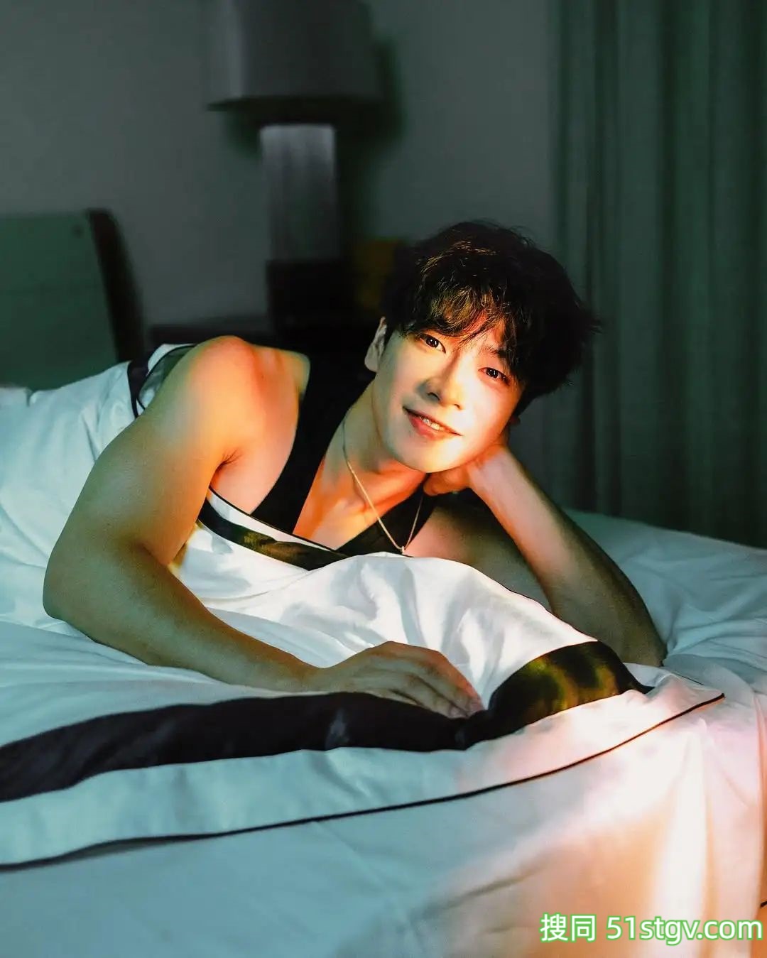 可狼可奶的腹肌哥哥可以嘛 - 51虹马