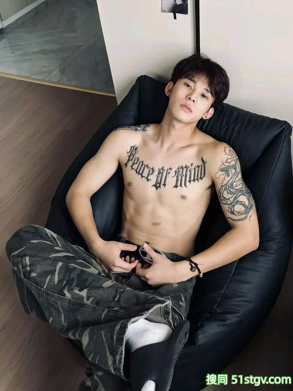 痞帅，薄肌小哥哥，好帅好爽 - 51虹马