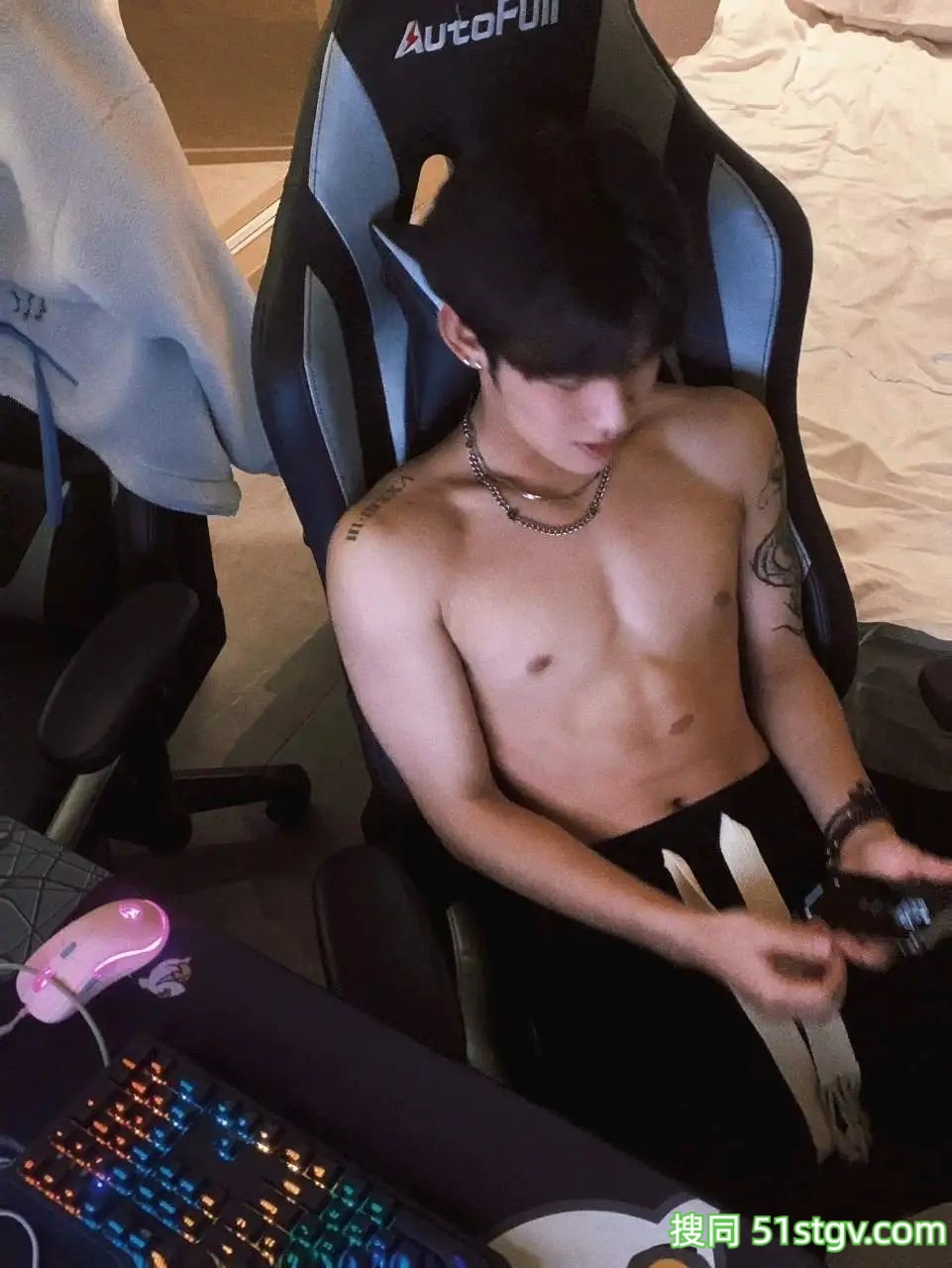 痞帅，薄肌小哥哥，好帅好爽 - 51虹马