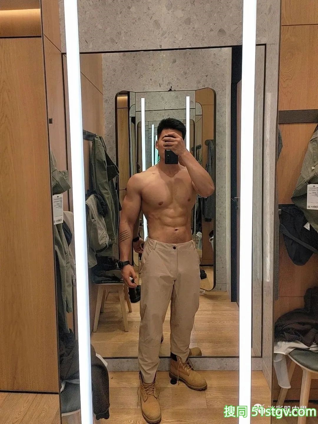 黝黑型男长得太好男人味十足！ - 51虹马