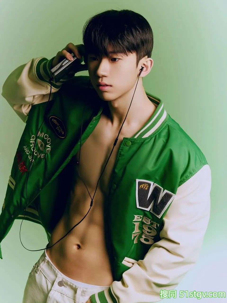 奶香奶香的男模，腹肌身材超好看 - 51虹马