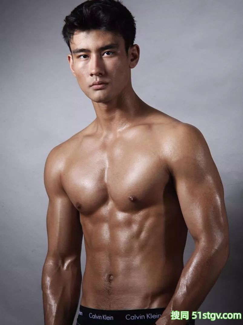 混血肌肉医生去当舞男? - 51虹马 混血肌肉医生去当舞男? - 51虹马