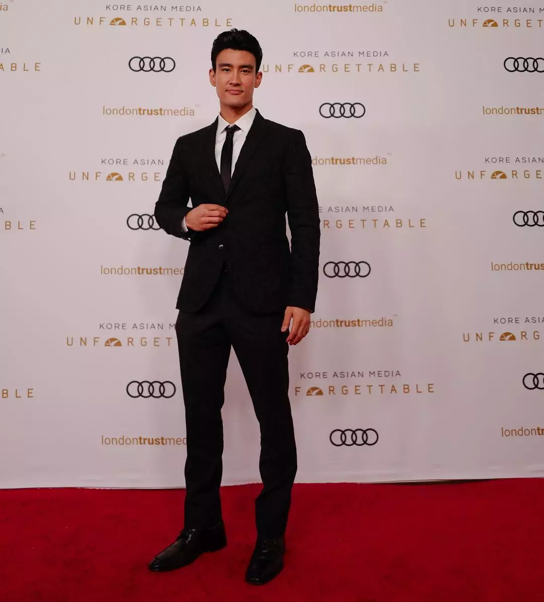 混血肌肉医生去当舞男? - 51虹马 混血肌肉医生去当舞男? - 51虹马