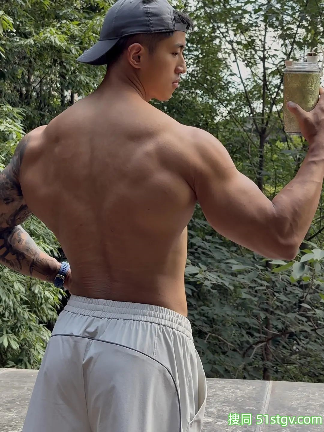 黑皮体育生就是香 - 51虹马