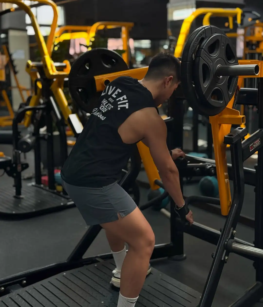 越南男飞机师,饱满胸肌结实腹肌,这制服下的肉体竟然这么性感 - 51虹马 越南男飞机师,饱满胸肌结实腹肌,这制服下的肉体竟然这么性感 - 51虹马