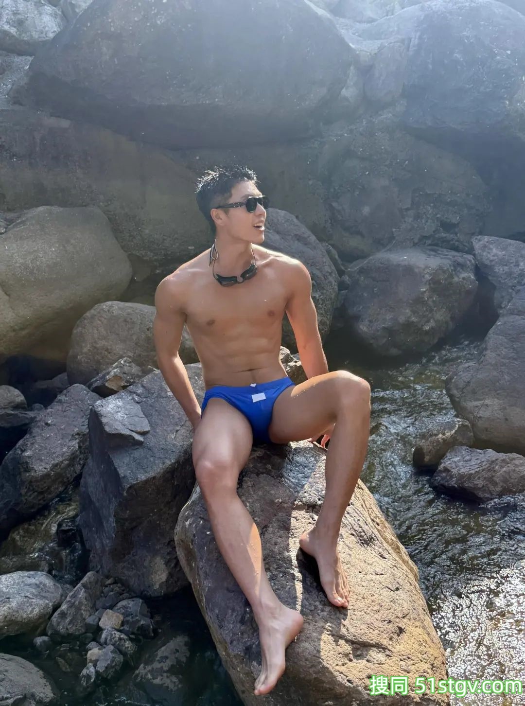 想和帅哥一起玩水 - 51虹马