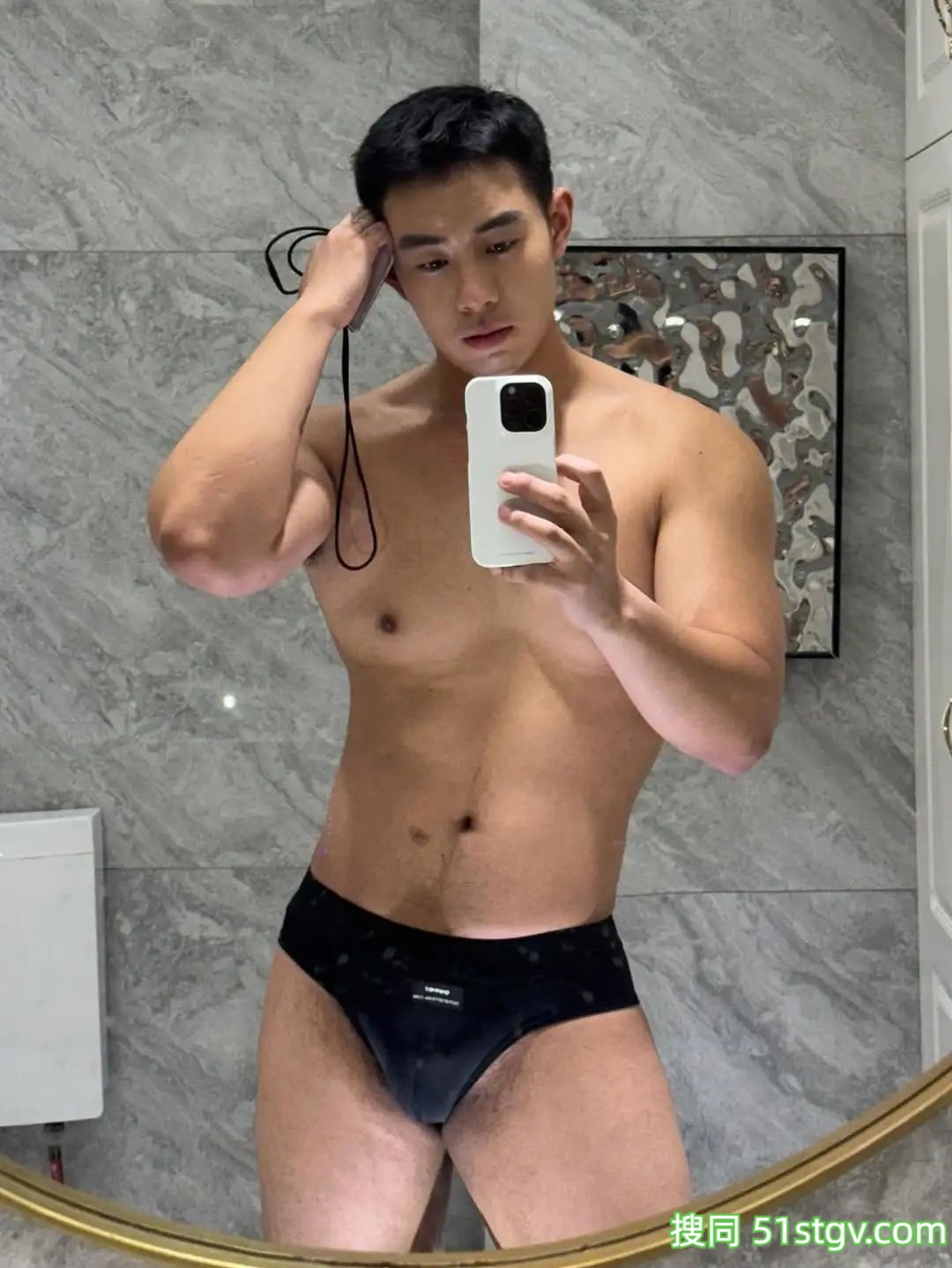 脂包肌帅哥，越看越好看 - 51虹马