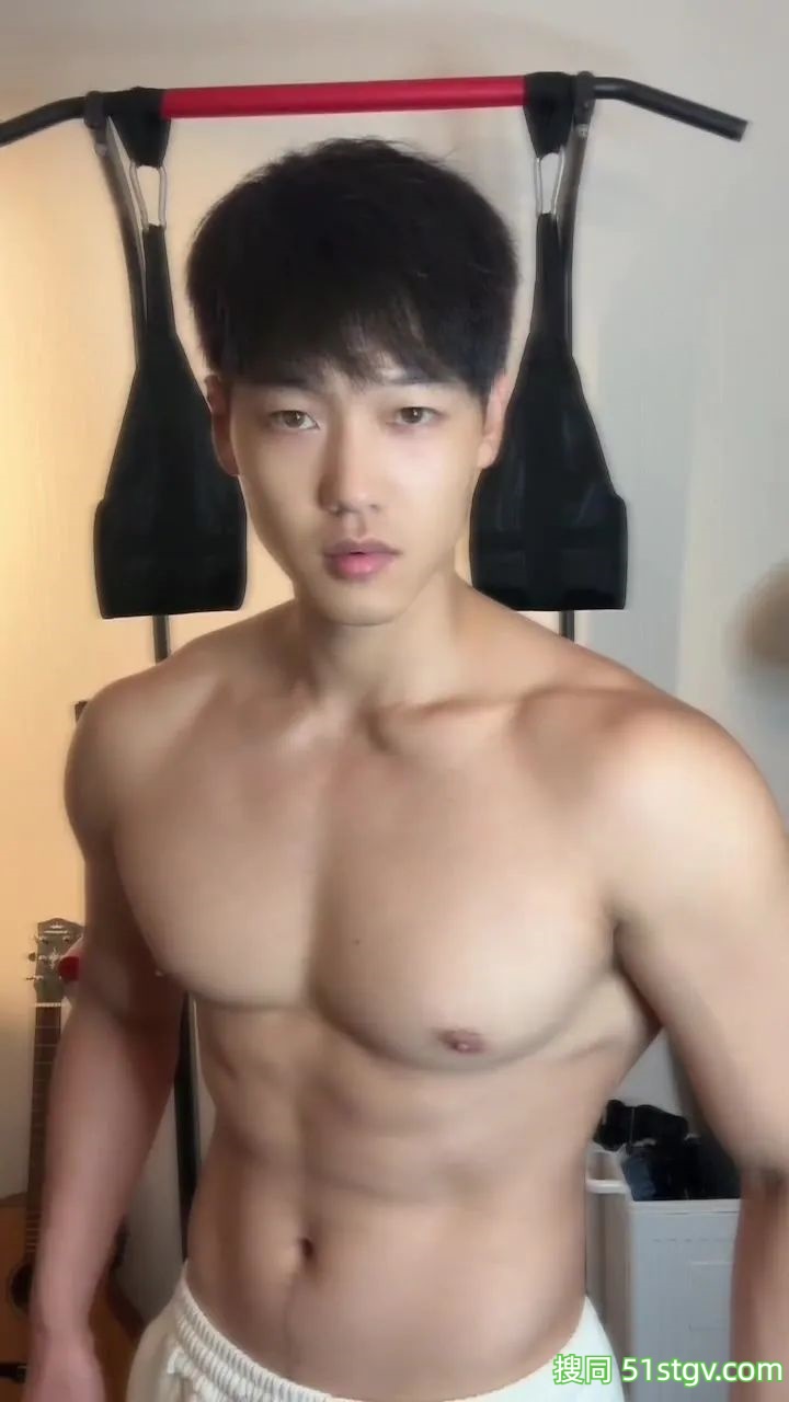 东北帅哥，粗壮脂包肌 - 51虹马