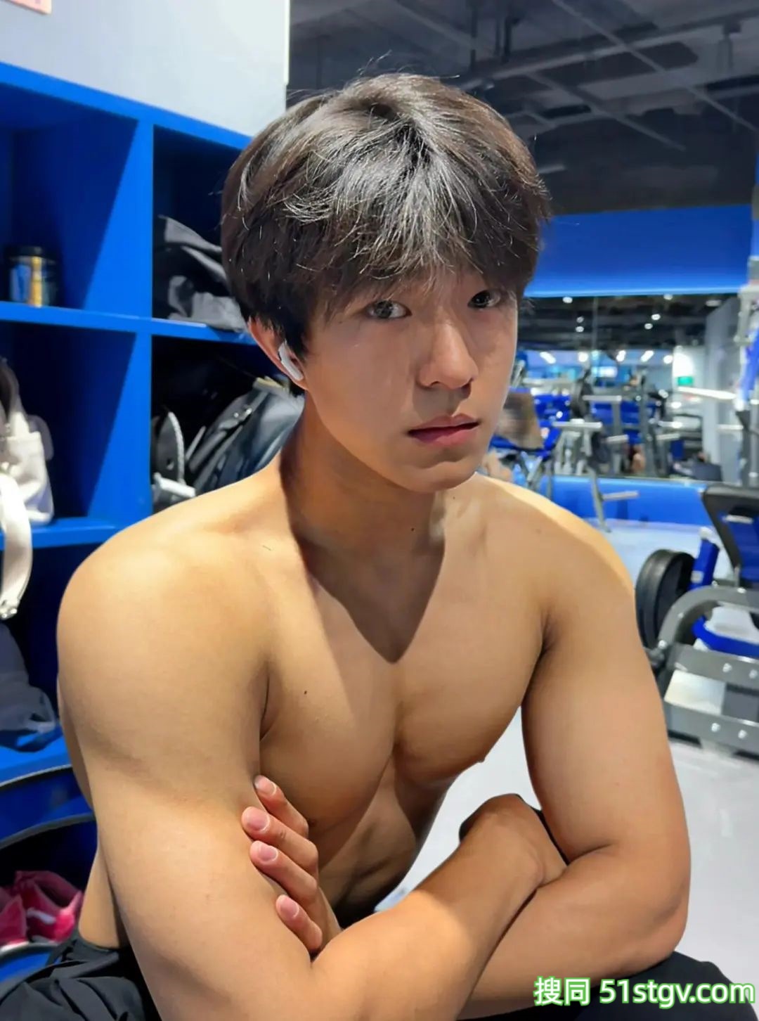 05帅气大男孩 - 51虹马