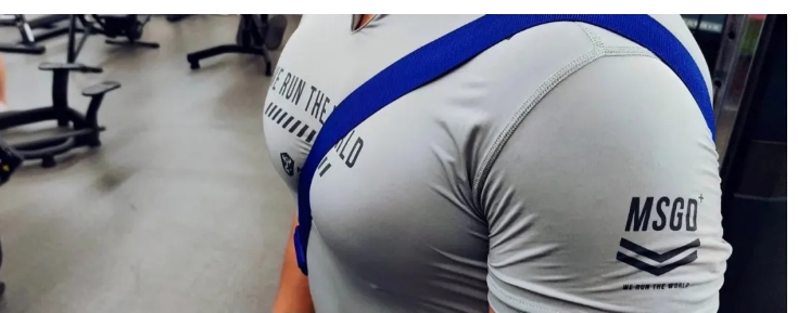 推特15w粉丝的肌肉体育生，空降要价4000？-51虹马