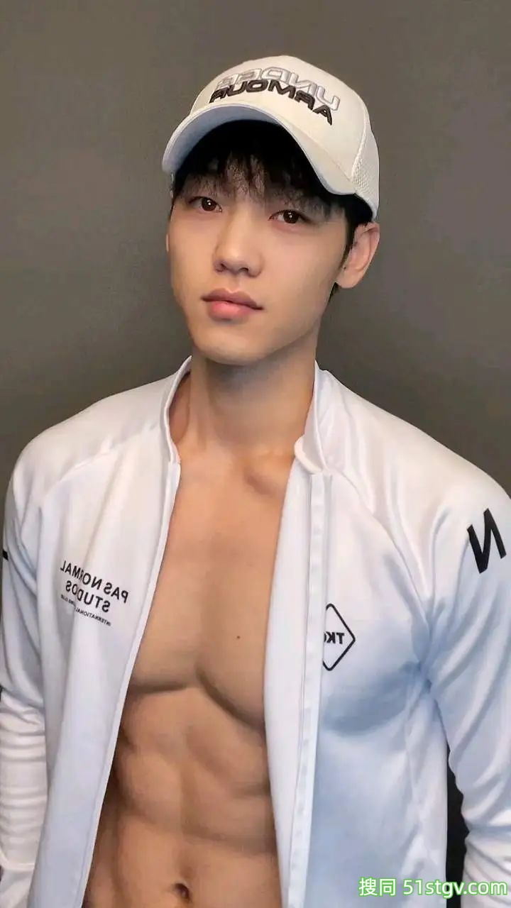 东北帅哥，粗壮脂包肌 - 51虹马