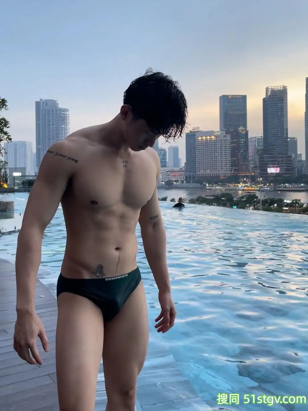 薄肌身材大长腿-51虹马