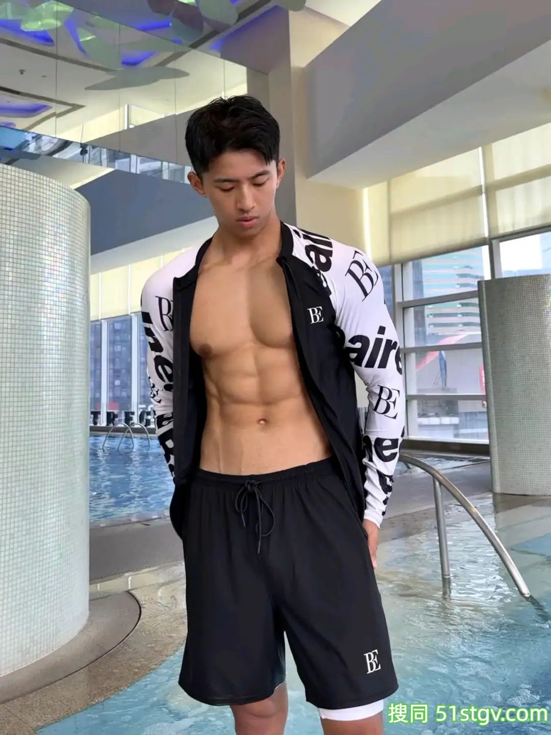 黑皮体育生就是香 - 51虹马