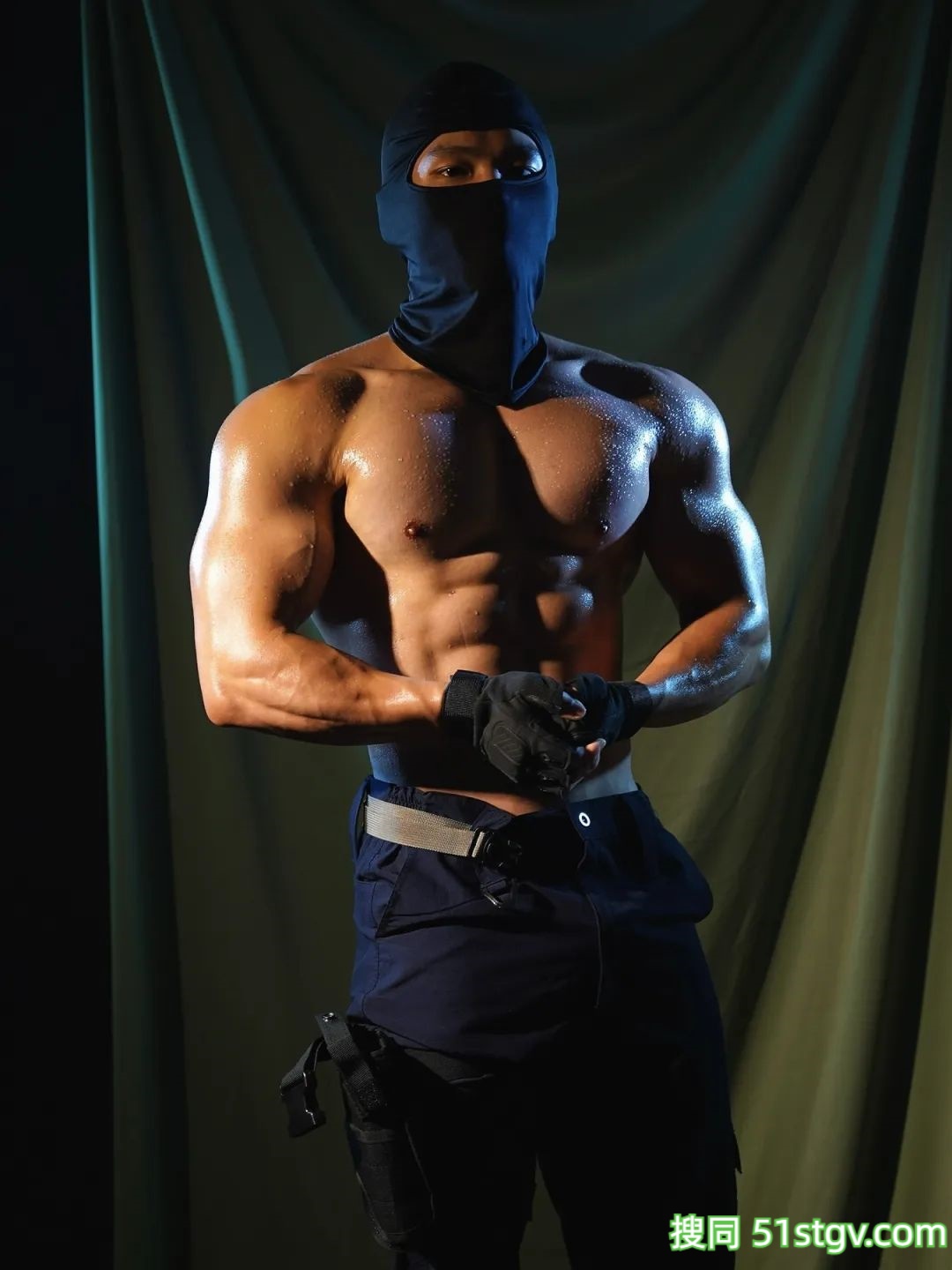 荷尔蒙爆棚，肌肉猛男，看得人心潮澎湃 - 51虹马