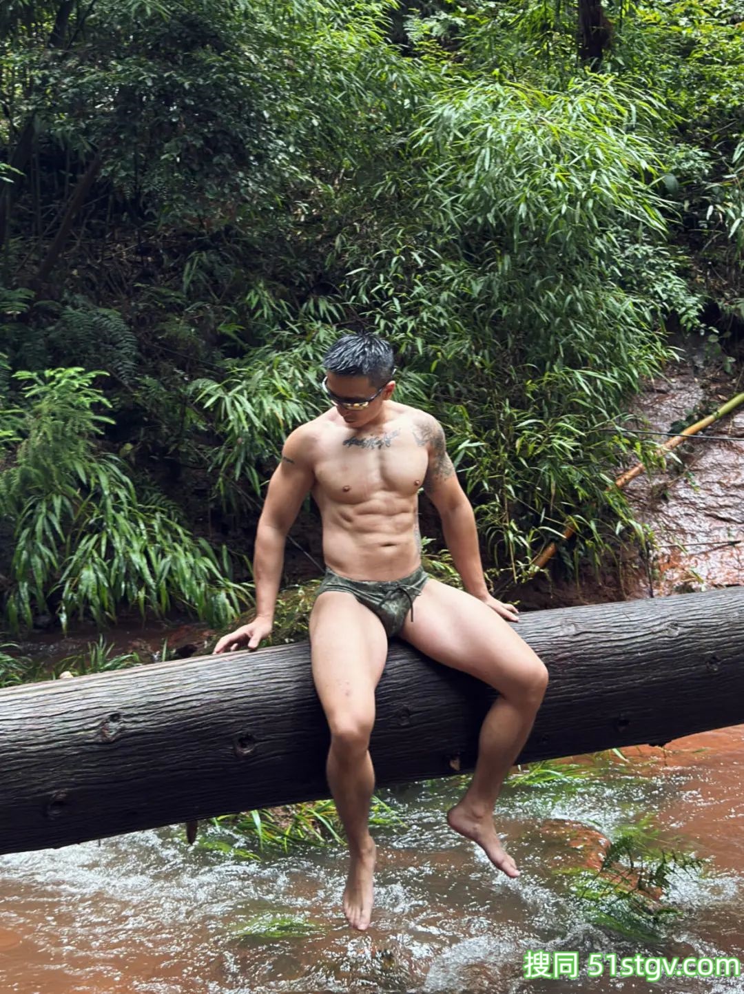 野生版肌肉男，荷尔蒙的味道 - 51虹马