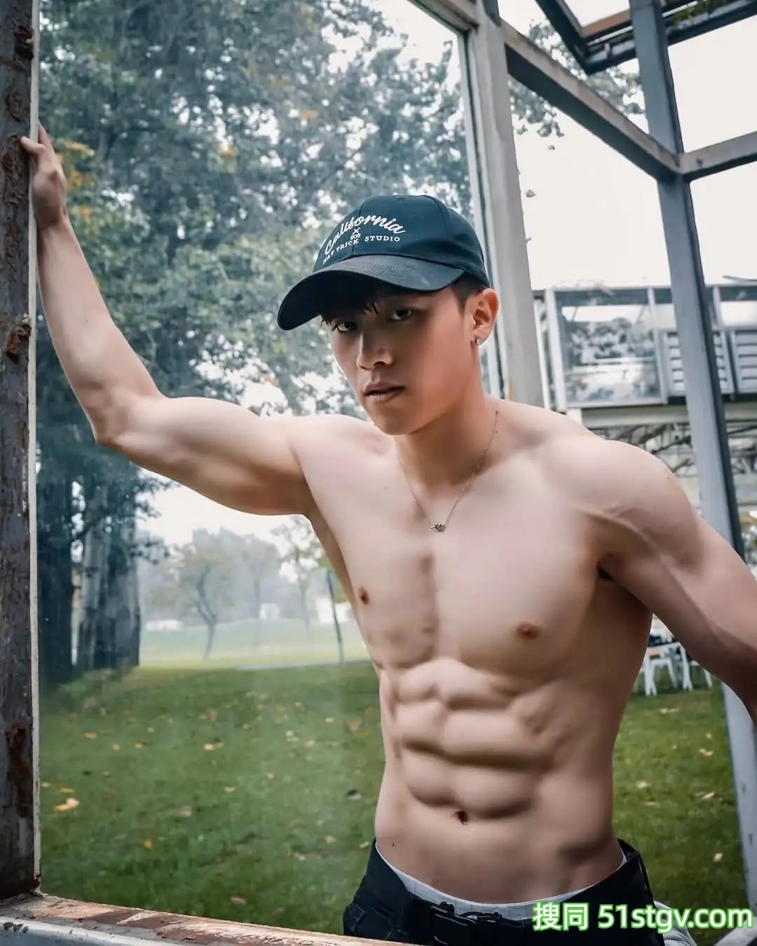 帅哥，白皮体育生 - 51虹马