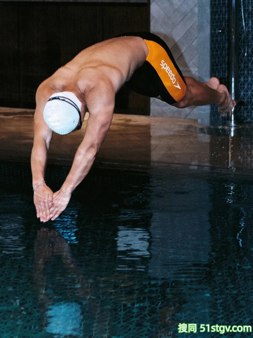 27岁常州运动博主，麒麟臂公狗腰，这肌肉线条馋哭全网健身狗 - 51虹马