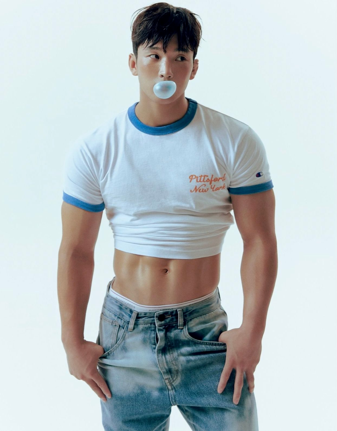 23岁韩国65公斤自由摔跤选手，炸裂的肩部手臂肌肉，磐石般臀大肌必胜秘诀 - 51虹马