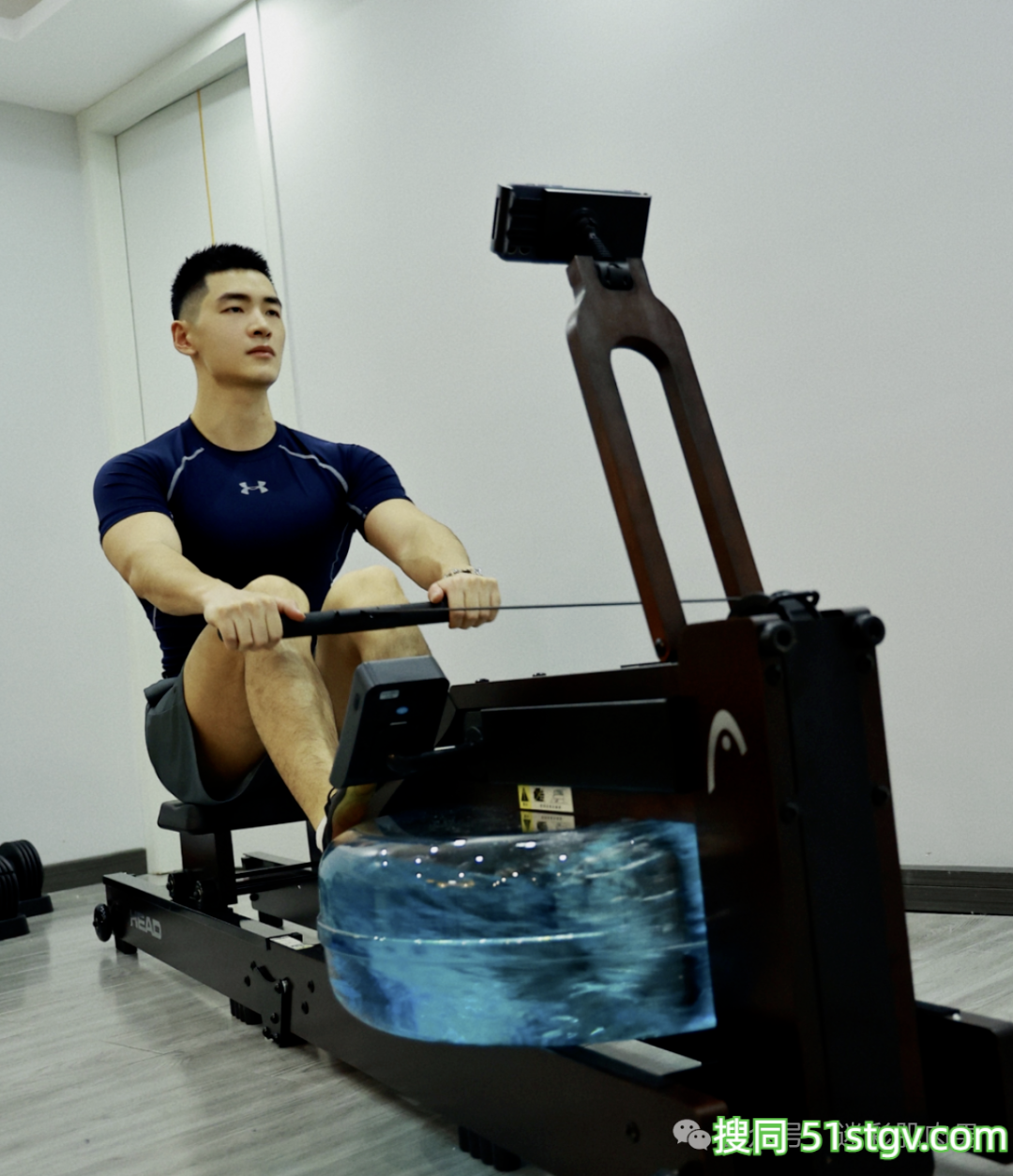 实力超强的运动小哥新照全见版?这短裤太紧太垒了! - 51虹马 实力超强的运动小哥新照全见版?这短裤太紧太垒了! - 51虹马