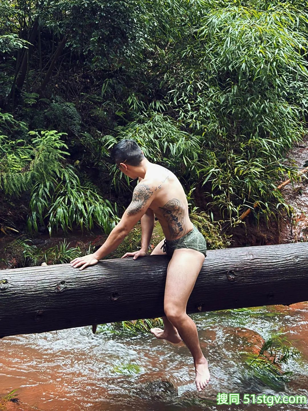 野生版肌肉男，荷尔蒙的味道 - 51虹马