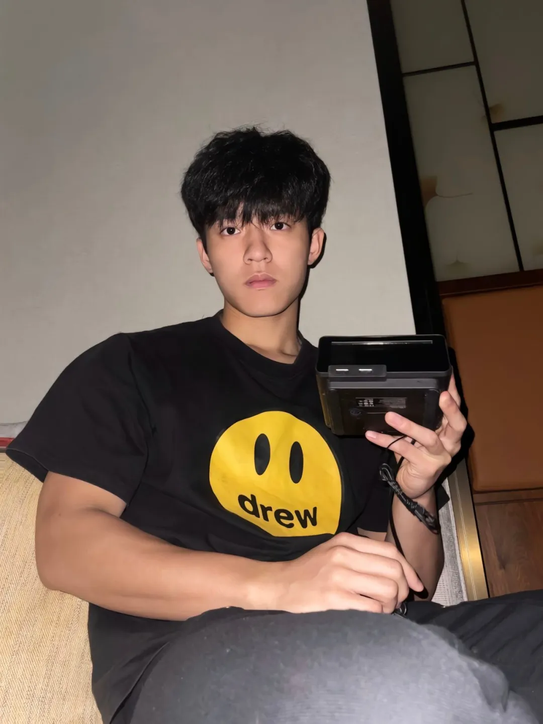 深圳20岁篮球体育生想去帮他搽汗了 - 51虹马