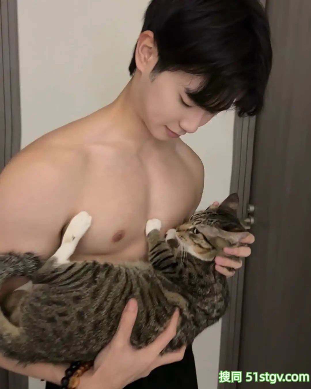 帅哥，腹肌小奶狗 - 51虹马