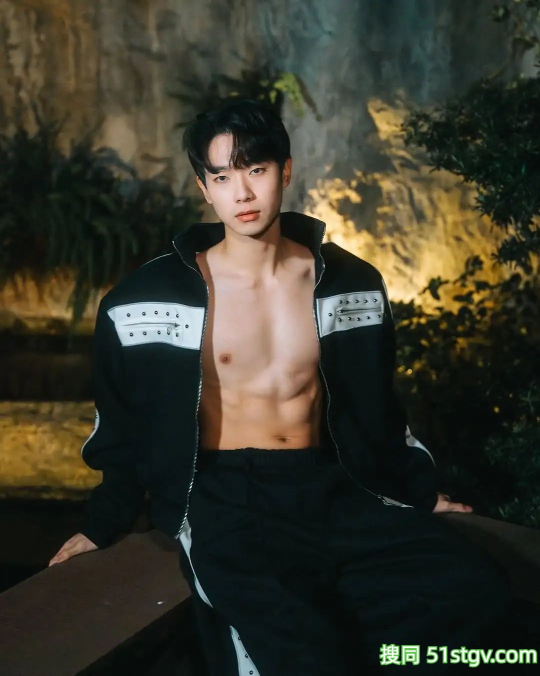 帅哥，腹肌小奶狗 - 51虹马