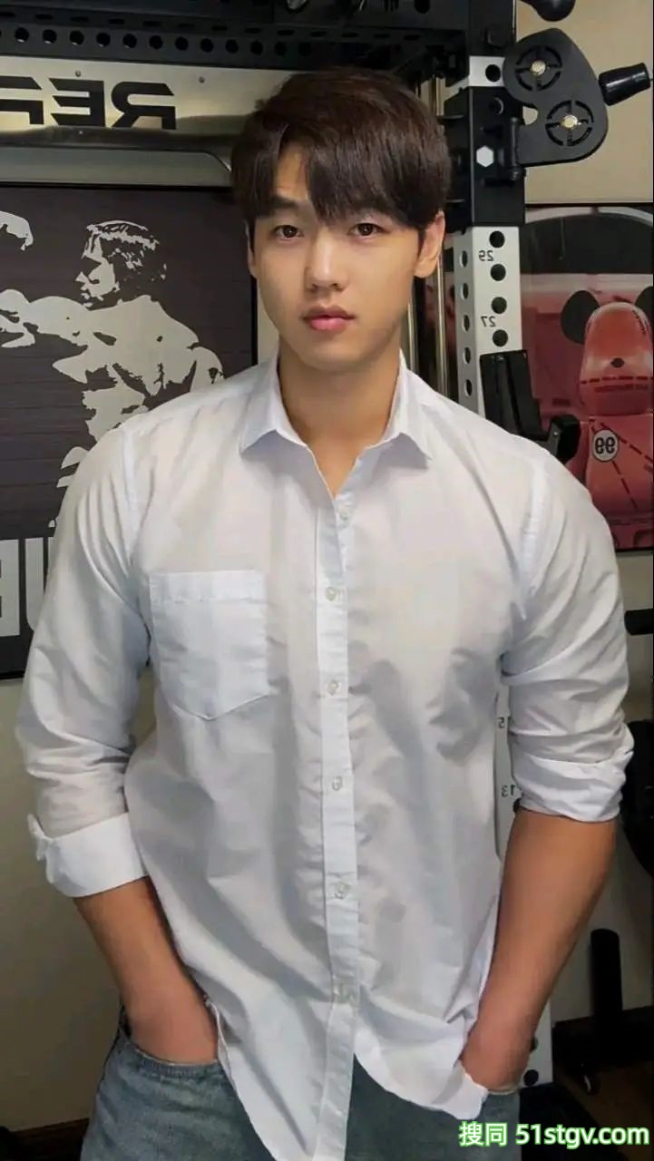 东北帅哥，粗壮脂包肌 - 51虹马