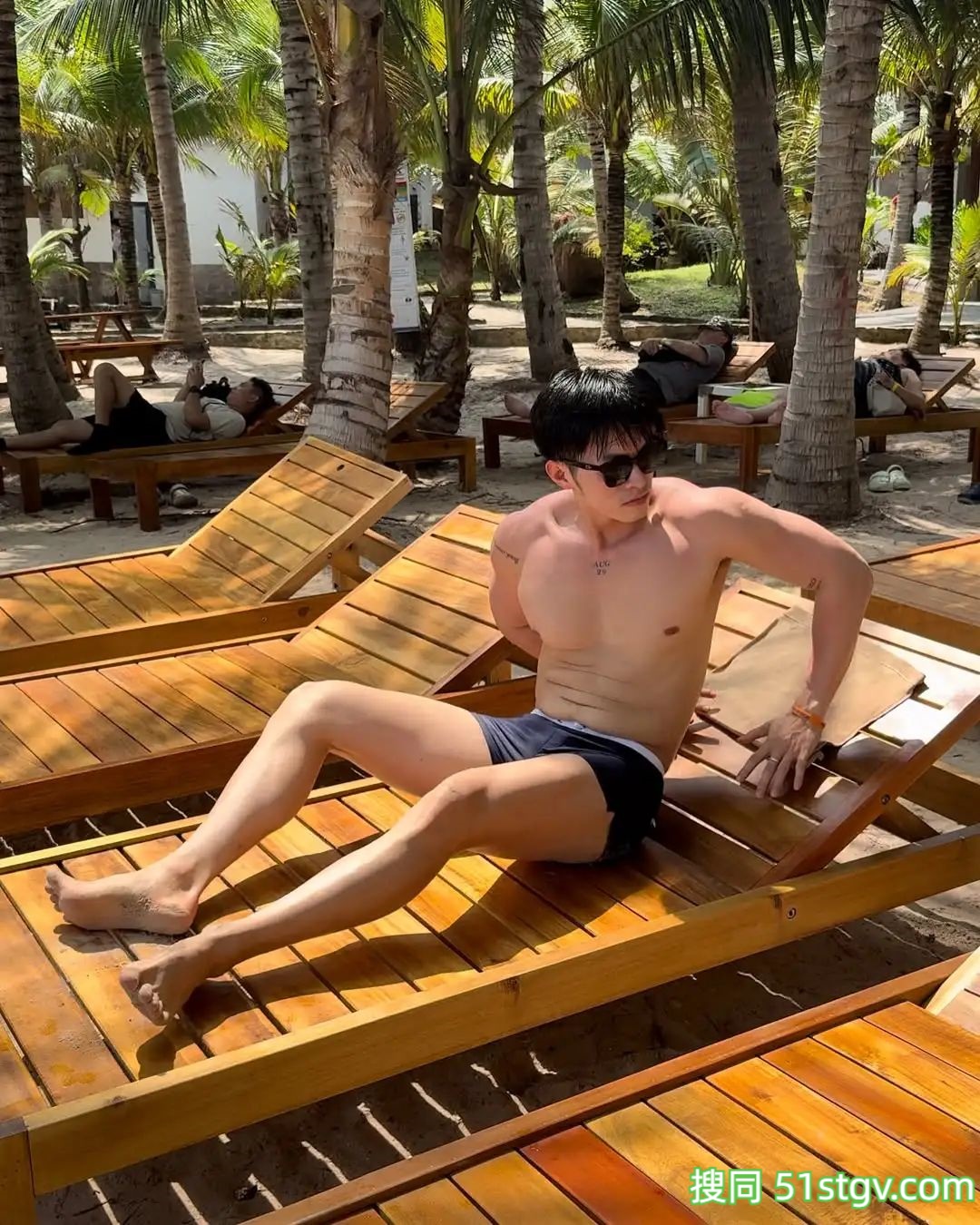 薄肌身材大长腿 - 51虹马